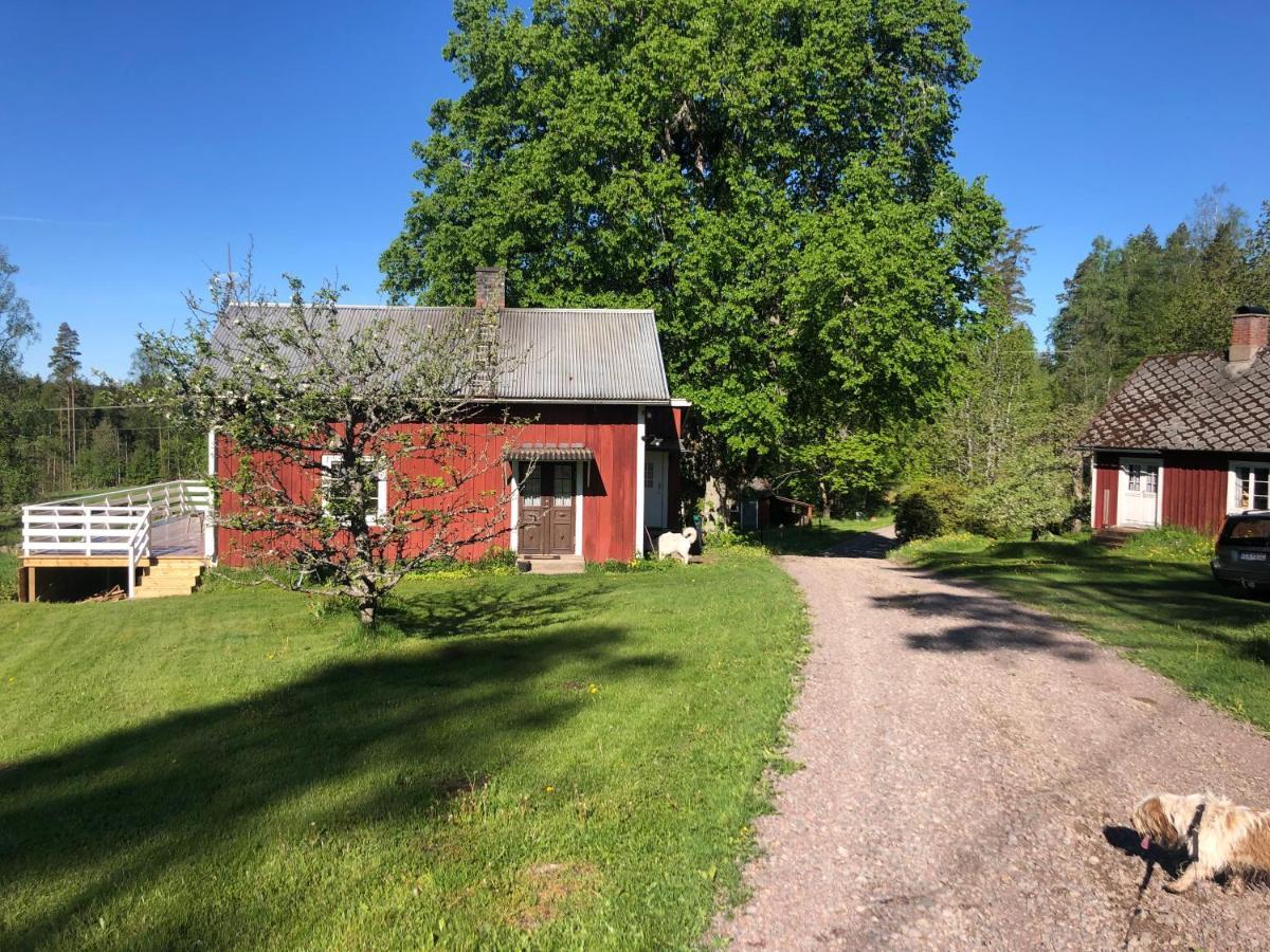 Mysig Lantlig Stuga, Nycklaroer Korsberga Extérieur photo
